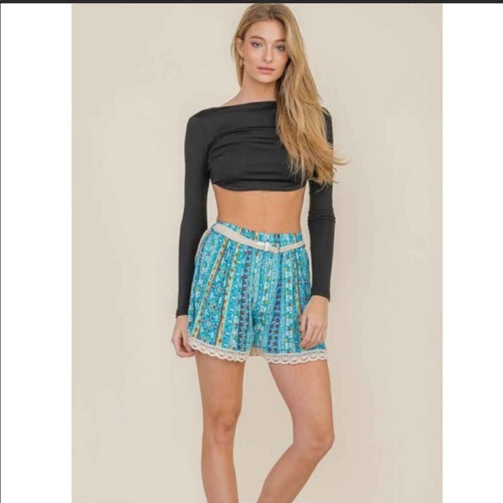 Lace Detail Boho Shorts - Picture 3 of 4